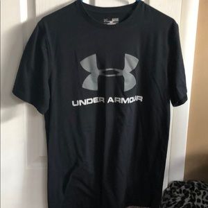 Men’s under armour T-shirt